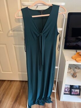 Forever 21 Dark greeb Knot-Front Maxi Dress